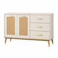 Buffet en bois crème et cannage Dorqelvo, dimensions 140x40x85 cm, avec trois tiroirs de rangement et design élégant.